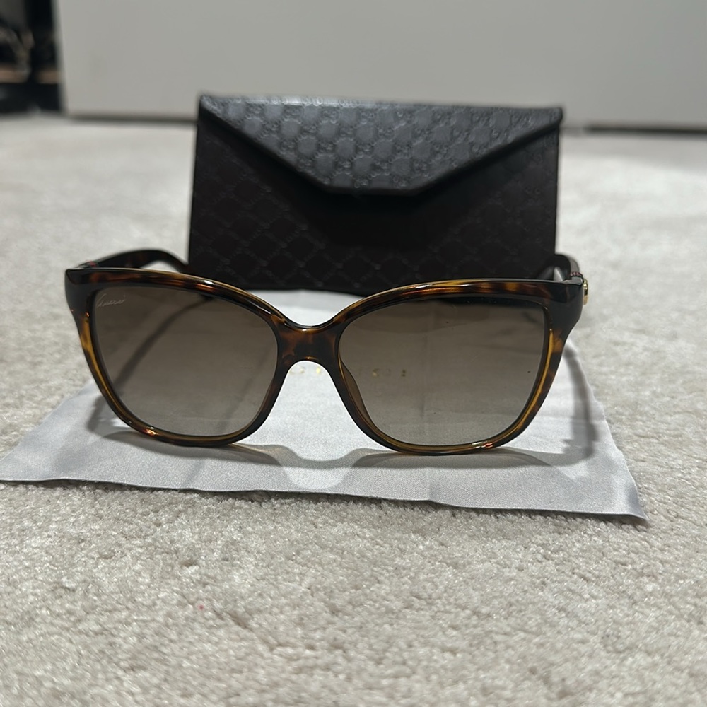 Gucci women’s sunglasses
